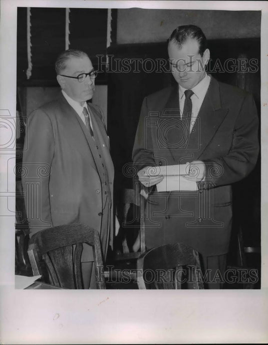 1954 Press Photo Dr Samuel Sheppard (R) - nee74628 - Historic Images