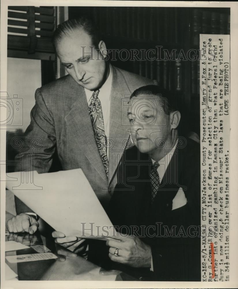 1950 Press Photo Jackson County prosecutor Henry Fox &amp; Judge Ray Cowan - Historic Images