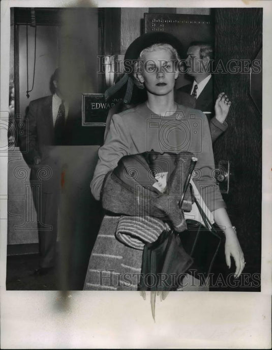 1954 Press Photo Dr Stephen Sheppard's wife at Sam Sheppard trial - Historic Images