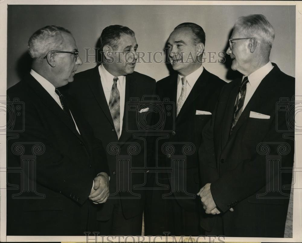 1957 Press Photo Dan Considine, Charles Bellows, And Martin O&#39;Brien - Historic Images