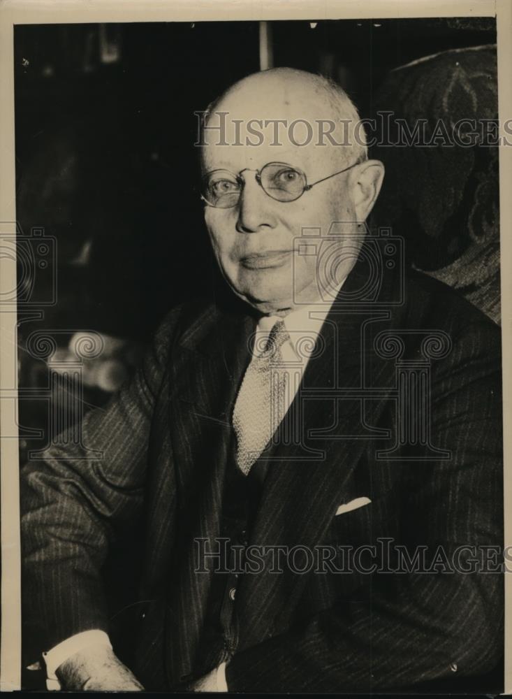 1937 Press Photo Howard P Bishop ex secretary of Crane Company in Chicago - Historic Images