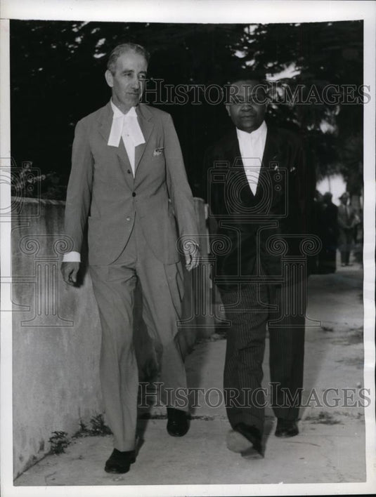 1943 Press Photo Attorney General Eric Hallinan & Assistant Prosecutor Adderley - Historic Images
