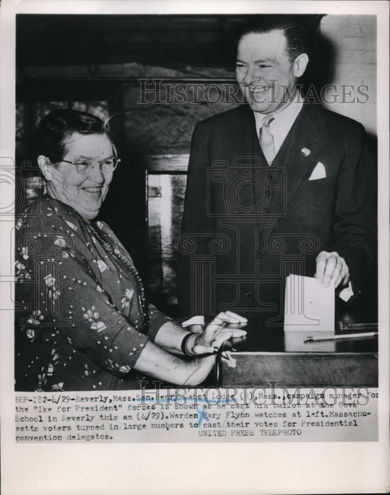 1952 Press Photo Massachusets Senator Henry Cabot Lodge &amp; Warden Mary Flynn - Historic Images