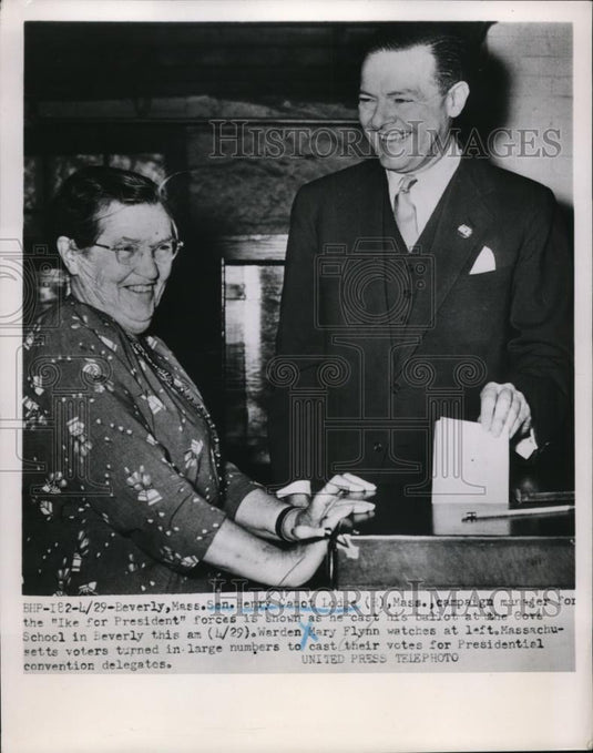 1952 Press Photo Massachusets Senator Henry Cabot Lodge & Warden Mary Flynn - Historic Images