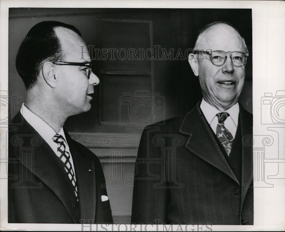 1952 Press Photo Senator Robert A Taft of Ohio &amp; Representative Charles Trotter - Historic Images