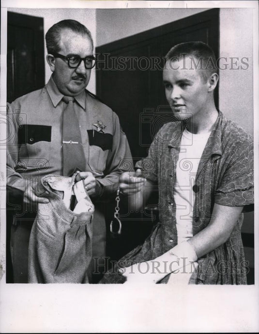 1958 Press Photo Gary Bradley Kidnapped as Prank & Captain RF Peterson - Historic Images