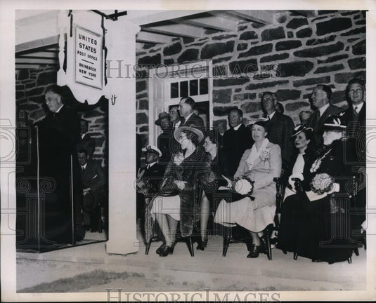 1939 Press Photo President & Mrs Franklin D Roosevelt Post Office Dedication - Historic Images