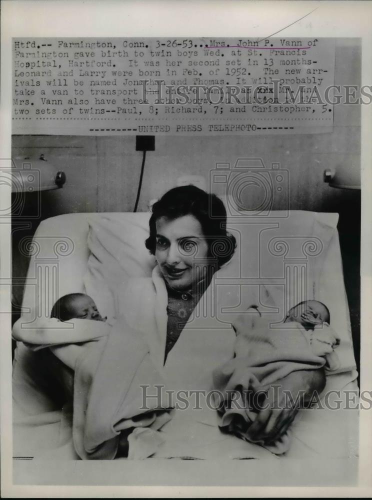 1953 Press Photo Farmington Conn Mrs John Vann &amp; twin babies, her 2nd set - Historic Images