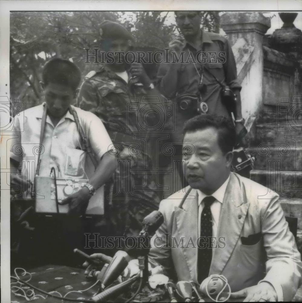 1962 Press Photo Luang Prabang Laos Prince Souvanna Phouma And Savang Vatthana - Historic Images