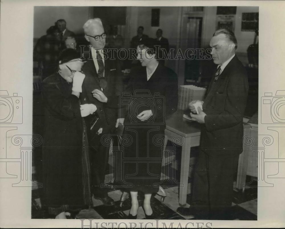 1955 Press Photo Mrs. Marjorie Smith, Mrs. Anna Witterin Yamhill County Circuit - Historic Images