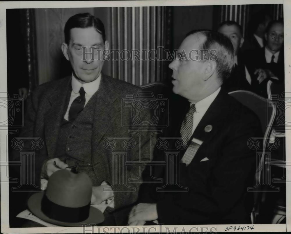 1936 Press Photo Dr.Ray Lyman of Stanford Univ. &amp; Philip Benson of Savings Bank - Historic Images