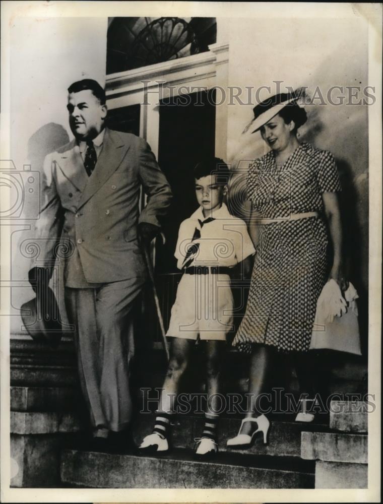 1939 Press Photo Governor Richard Leche With His Son And Mrs. Leche. - Historic Images