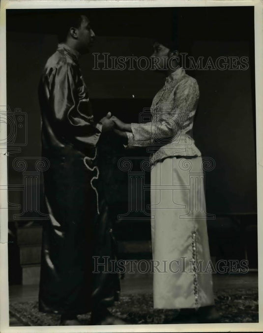 1967 Press Photo Glenville High student in The King and I, stage play. - Historic Images