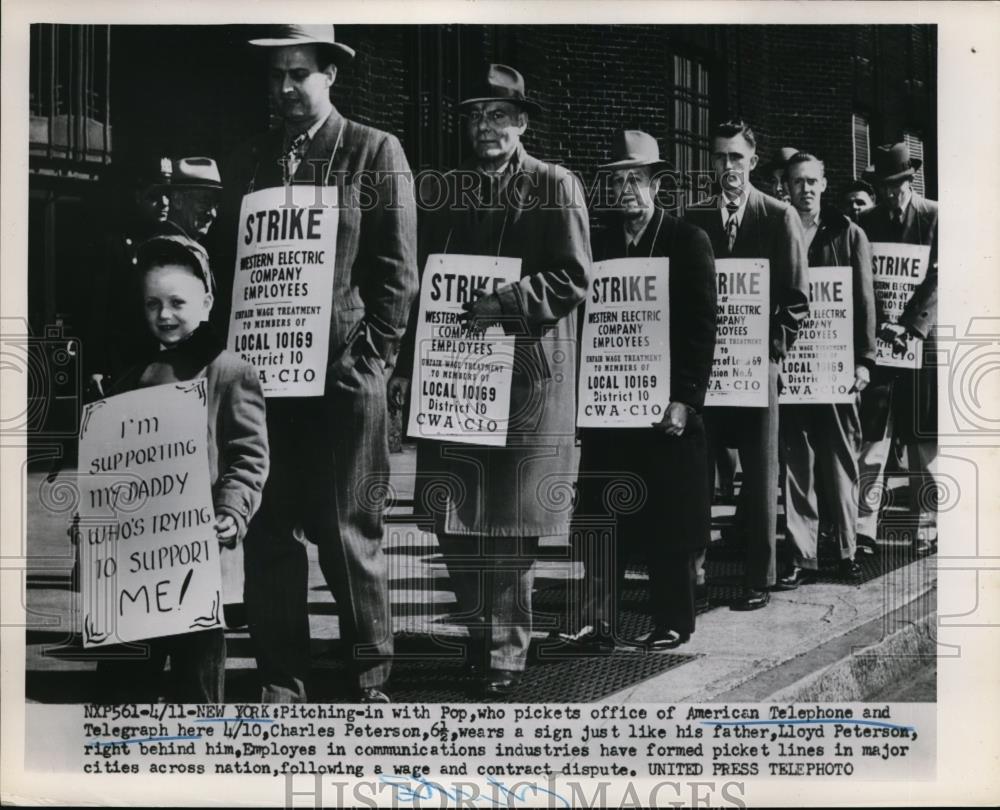 1952 Press Photo American Telephone &amp; Telegraph Workers Demonstrating in NY - Historic Images