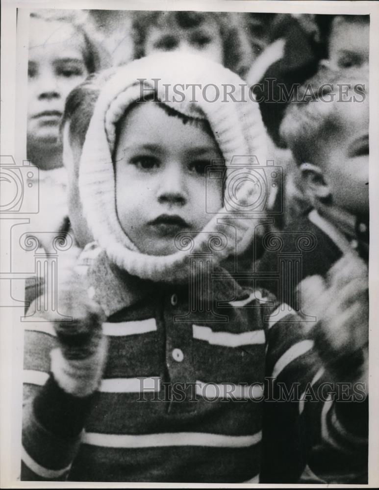 1958 Press Photo Boy w Head Wrapped in Scarf, Winter Concert - Historic Images