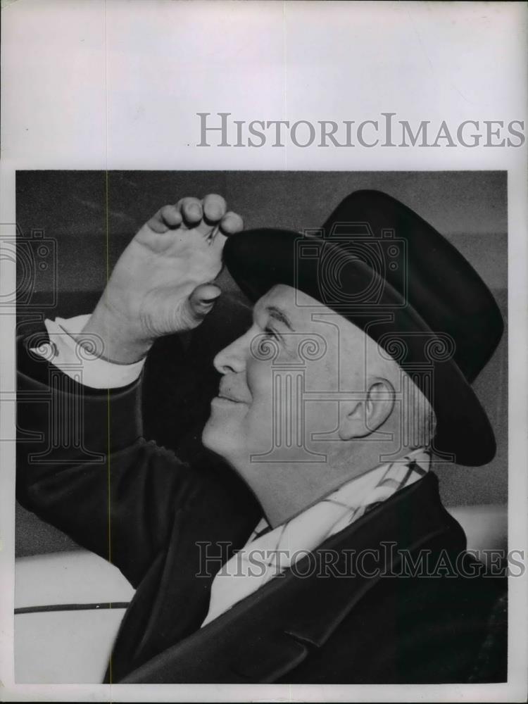 1953 Press Photo Dwight Eisenhower Wearing His Hat - Historic Images