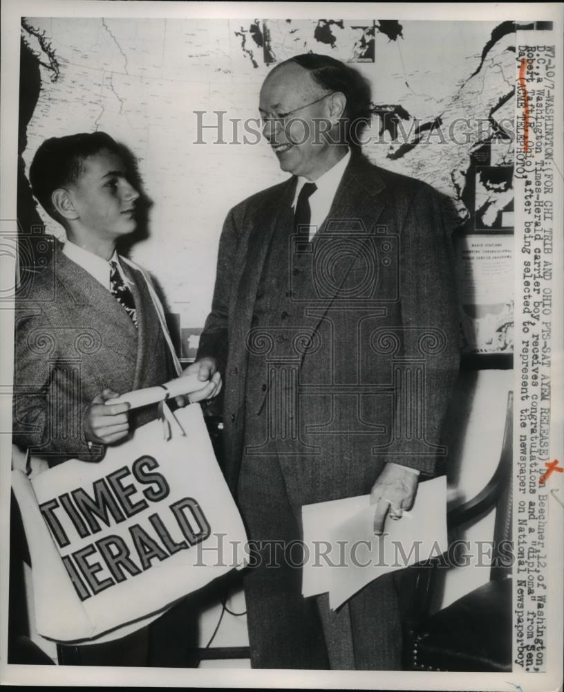 1949 Press Photo Don Beechner Age 12 &amp; Senator Robert Taft - Historic Images