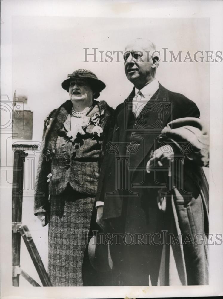 1937 Press Photo Former NY Governor & Mrs Alfred Smith arrive in Naples Italy - Historic Images