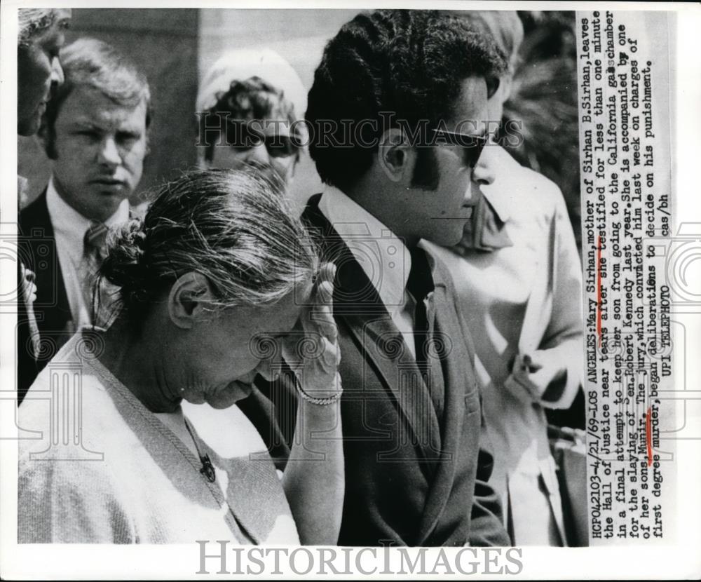 1969 Press Photo Robert Kennedy Assassin&#39;s Mother Mary Sirhan, in L.A. Court - Historic Images