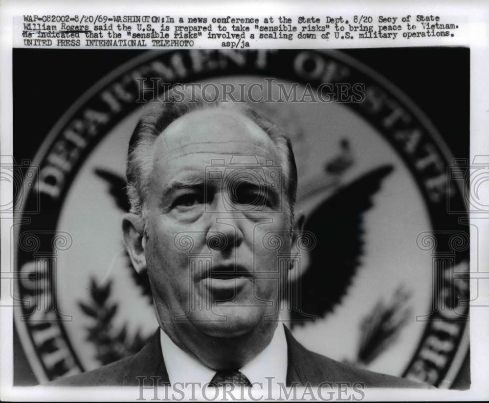 1969 Press Photo Washington Secy of State Wm Rogers in news conference - Historic Images