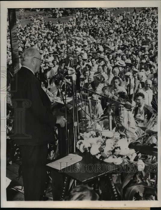 1948 Press Photo Herbert Hoover ex US Pres at 74th birthday in West Branch - Historic Images