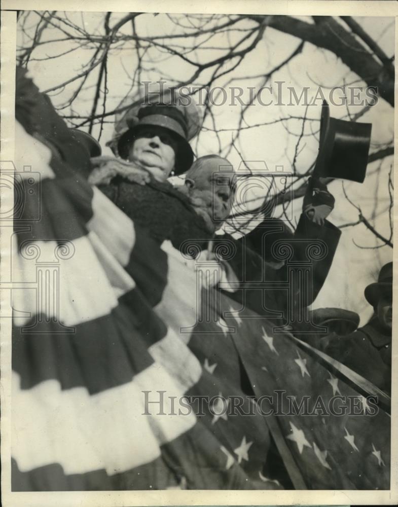 1925 Press Photo Governor of New York &amp; Mrs Alfred Smith Viewing Inaugural Parad - Historic Images