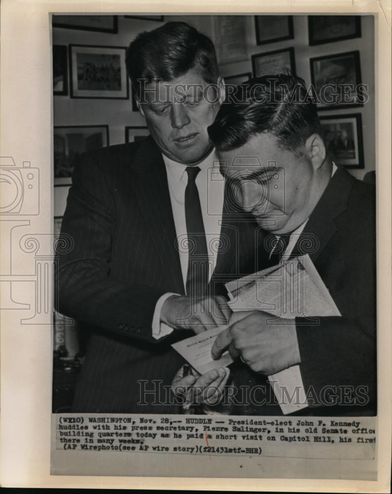 1973 Wire Photo Kennedy huddles with Salinger in his old Senate office bldg - Historic Images