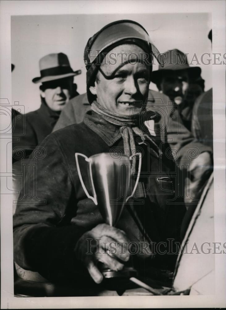 1941 Press Photo Charlie Junkala wins Ice buggy race at Alton Bay NH - nes39853 - Historic Images