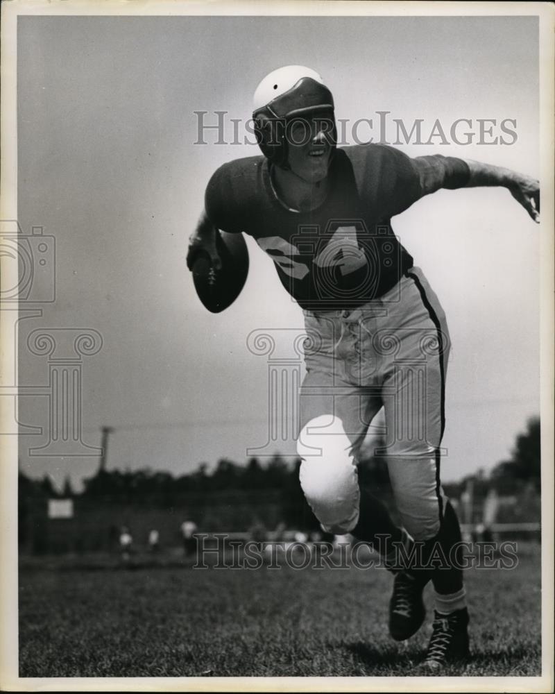 1947 Press Photo Beverly Sauace Compton JC football player - nes39801 - Historic Images