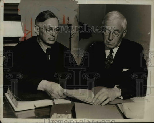 1941 Press Photo Judge Harrison Ewing & Grand Jury foreman Ralph Hunter - Historic Images