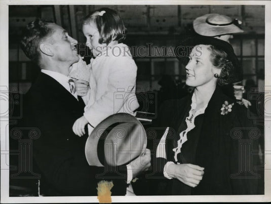 1937 Press Photo Mary Shand youngest refugee arrives in San Francisco - Historic Images