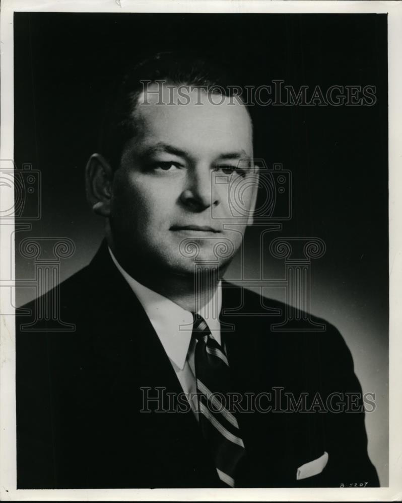 1966 Press Photo Edward C Hanue Vice Pres.Manager of Brush Div. of Osborn Mfg - Historic Images