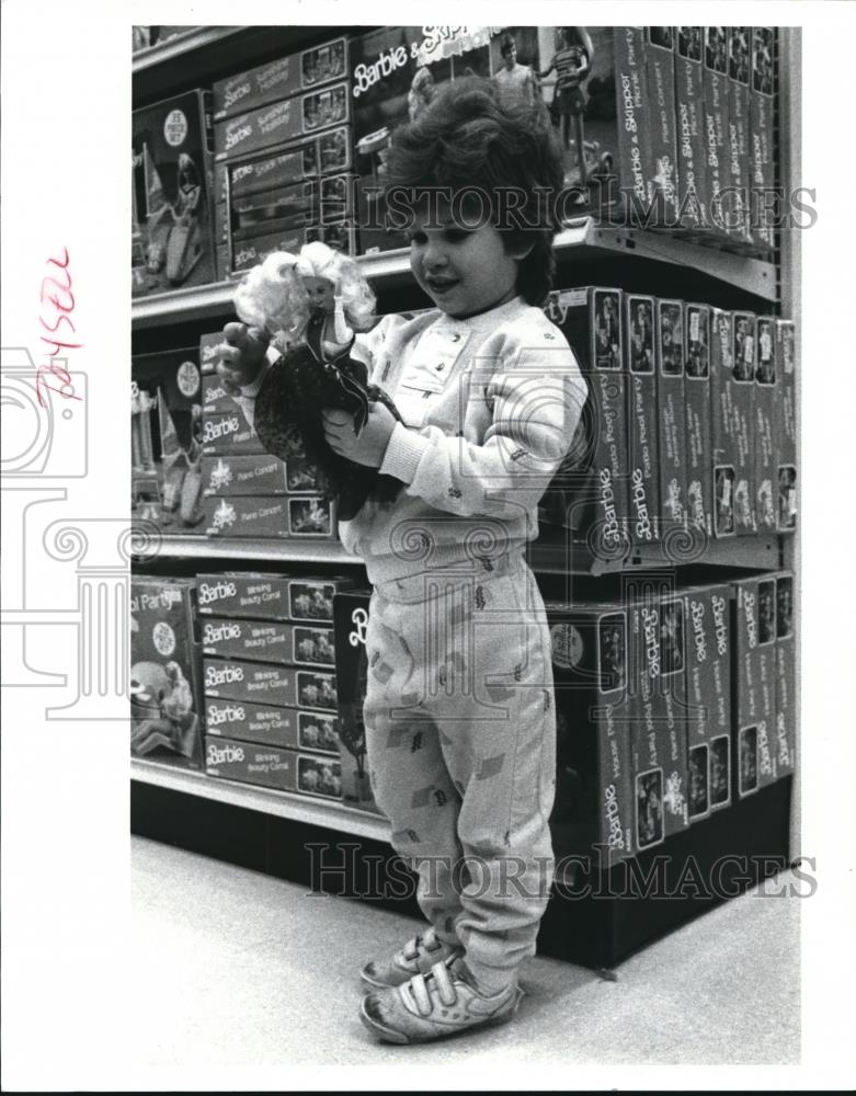 1989 Press Photo Little maria Quintero - cva98248 - Historic Images