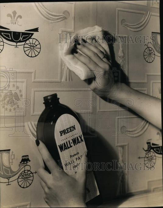 1947 Press Photo Preen wall wax used in house cleaning - nee87651 - Historic Images