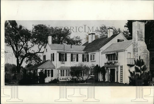 1937 Press Photo Pictured above is the beautiful home on Salem end road - Historic Images