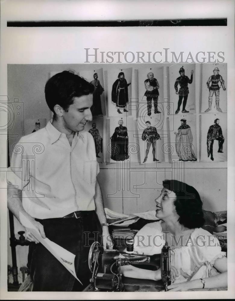 1951 Press Photo Douglas Bennett of Carnegie Tech &amp; Ann Gulbert for a play - Historic Images