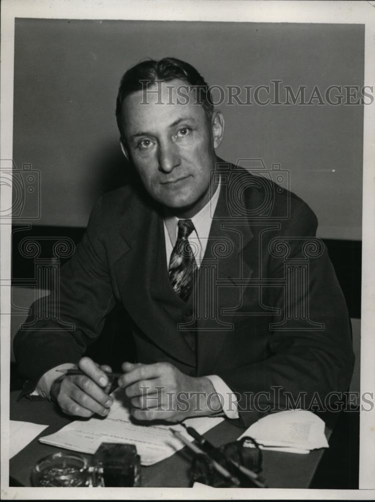 1935 Press Photo W.R. Bruner Internal Revenue Inspector - nee87632 - Historic Images