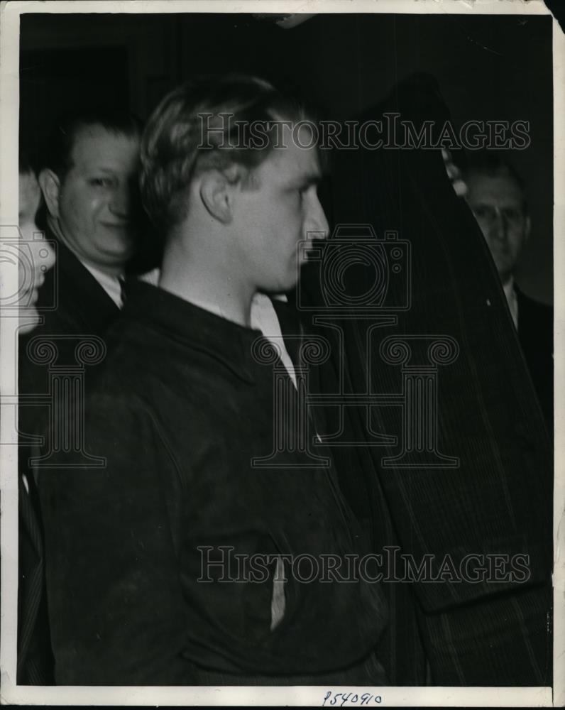 1940 Press Photo Robert Hatry arrested in connection of slaying Harvey S. Hess - Historic Images