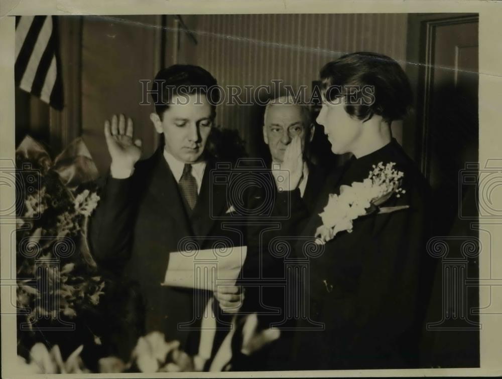 1934 Press Photo Fay Bentley sworn in as Judge in Washington Juvenile Court - Historic Images