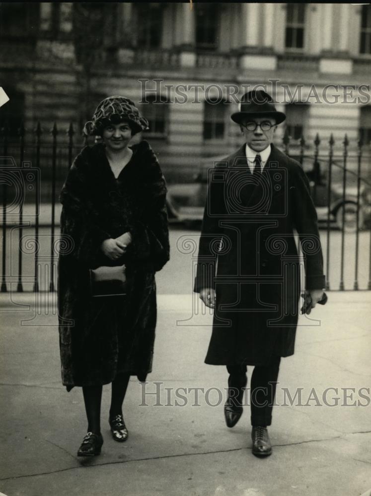 1922 Press Photo Mr & Mrs Cincent Brennan of Michigan call at the White House - Historic Images