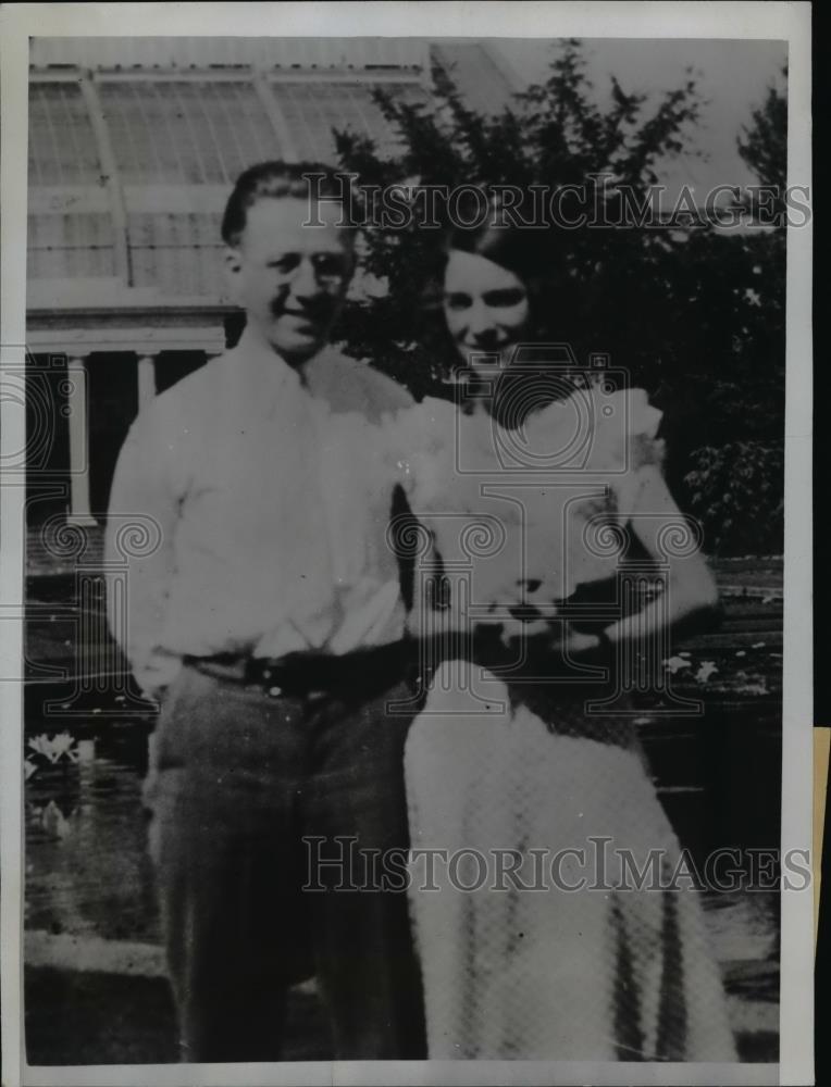 1934 Press Photo Webster Kemmer &amp; wife He was killed by bank robbers - nee85962 - Historic Images