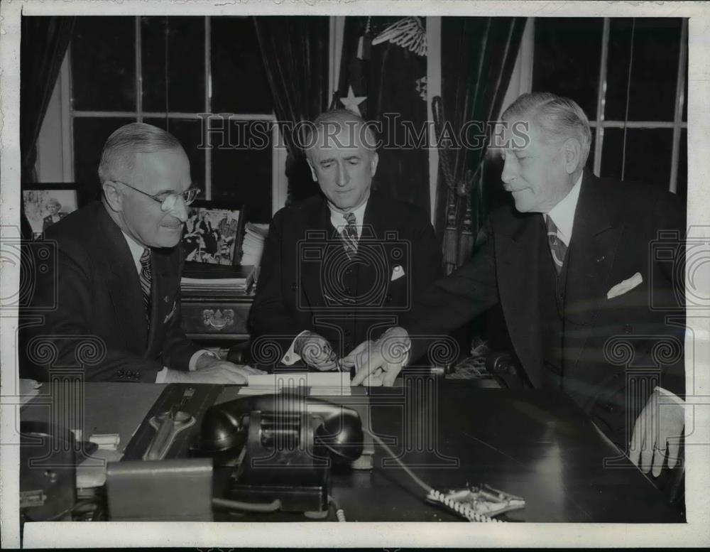 1945 Press Photo President Truman, Secretary of State James Byrnes - nee84145 - Historic Images