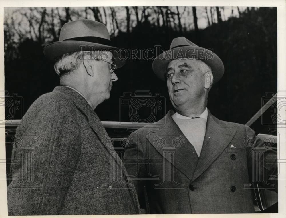 1940 Press Photo President Franklin Roosevelt &amp; William Hassett White House secy - Historic Images