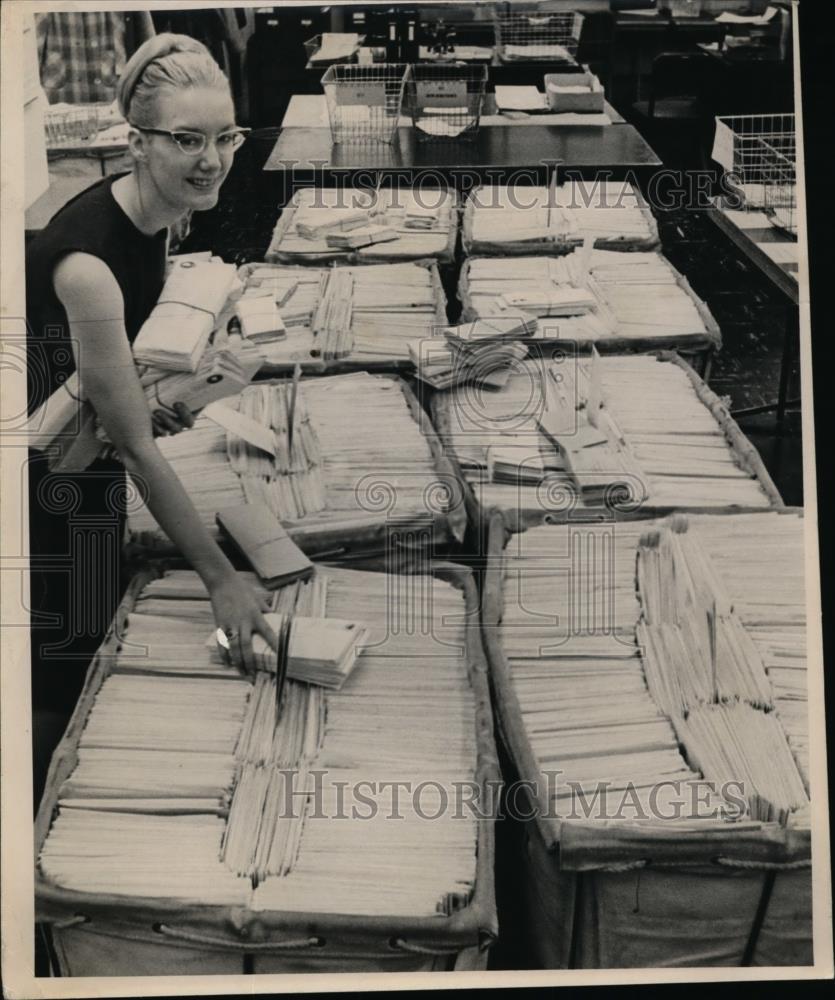 1965 Press Photo Maija Baumanis an IRS mail clerk in Cleveland Ohio - nee87652 - Historic Images