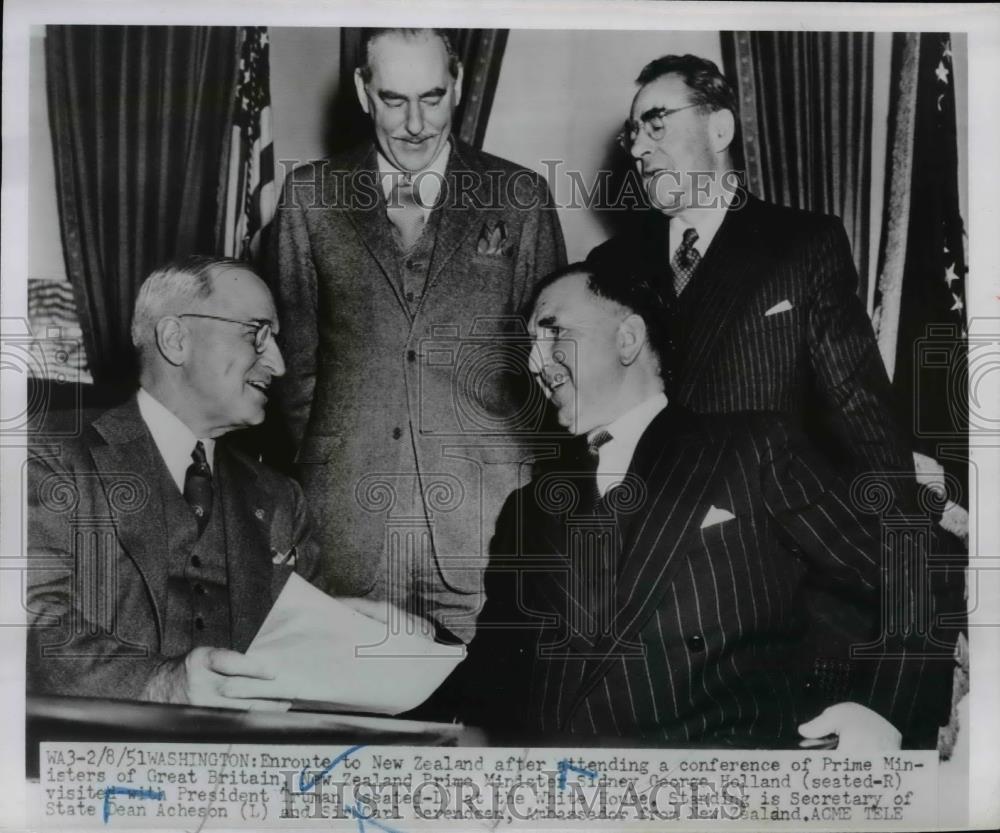 1951 Press Photo Pres.Truman wiht Sidney George Hollanf, New Zealand Minister. - Historic Images