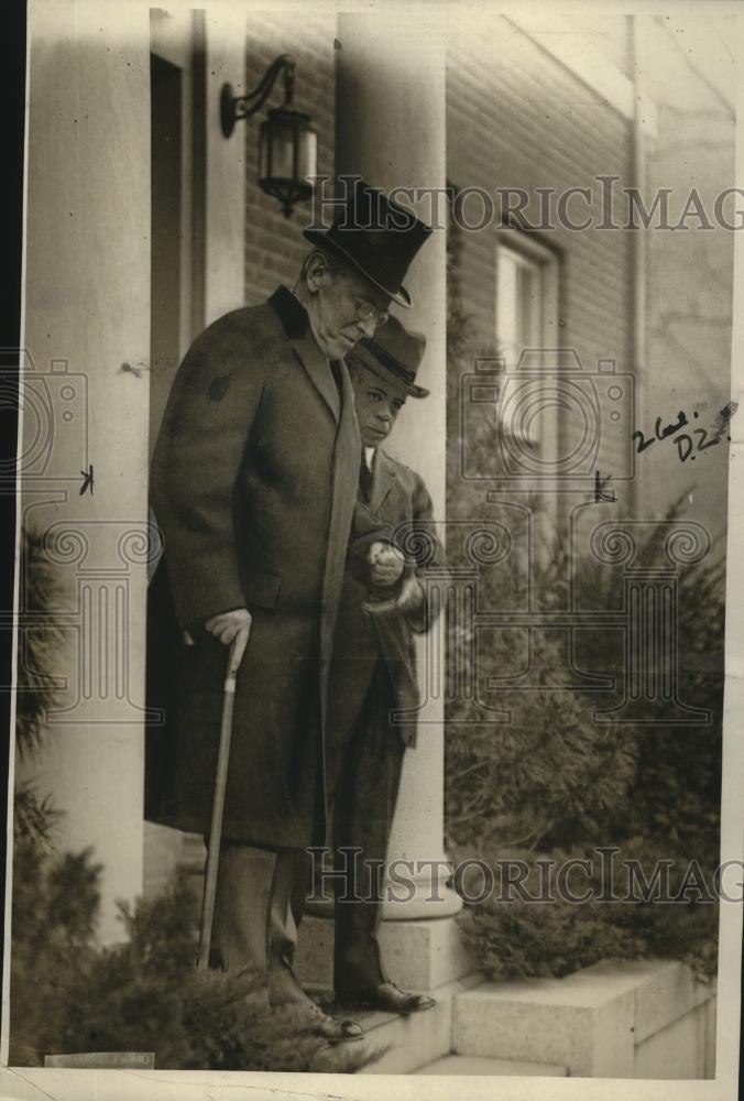 1921 Press Photo Former President Wilson as he exits a building - nee88391 - Historic Images