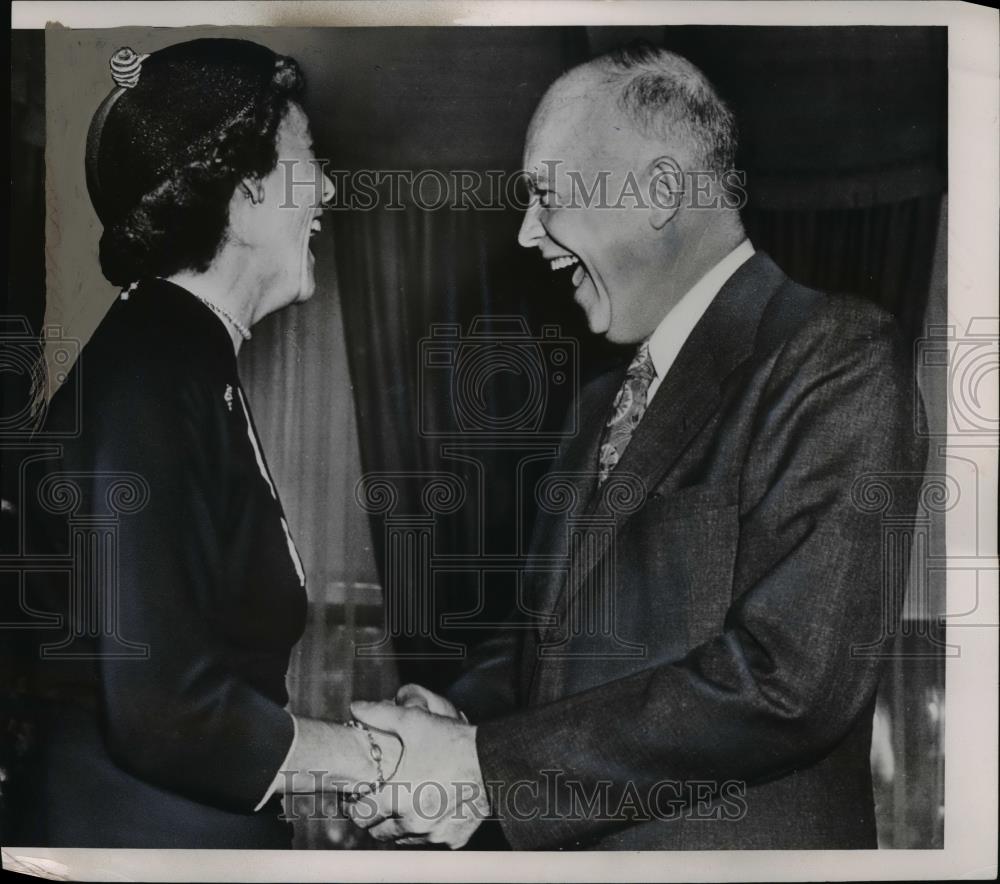 1953 Press Photo Pres. Dwight Eisenhower with Mrs.Katherine Howard. - nee84638 - Historic Images