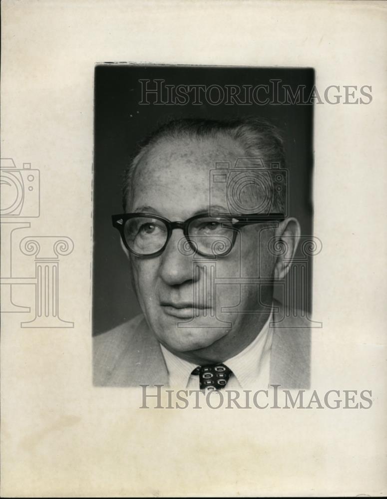 1959 Press Photo Dr Harold Thomas Hyman an NEA writer - nee87817 - Historic Images