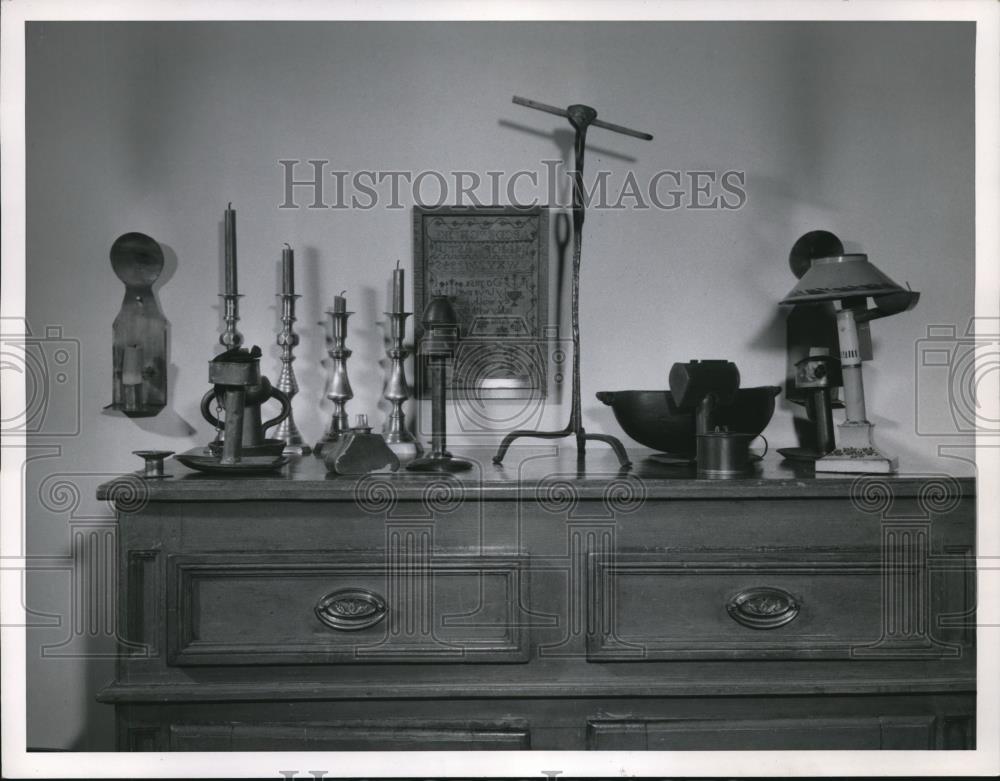 1964 Press Photo Antique lights owned by Mrs. Esther Davis - cva87003 - Historic Images