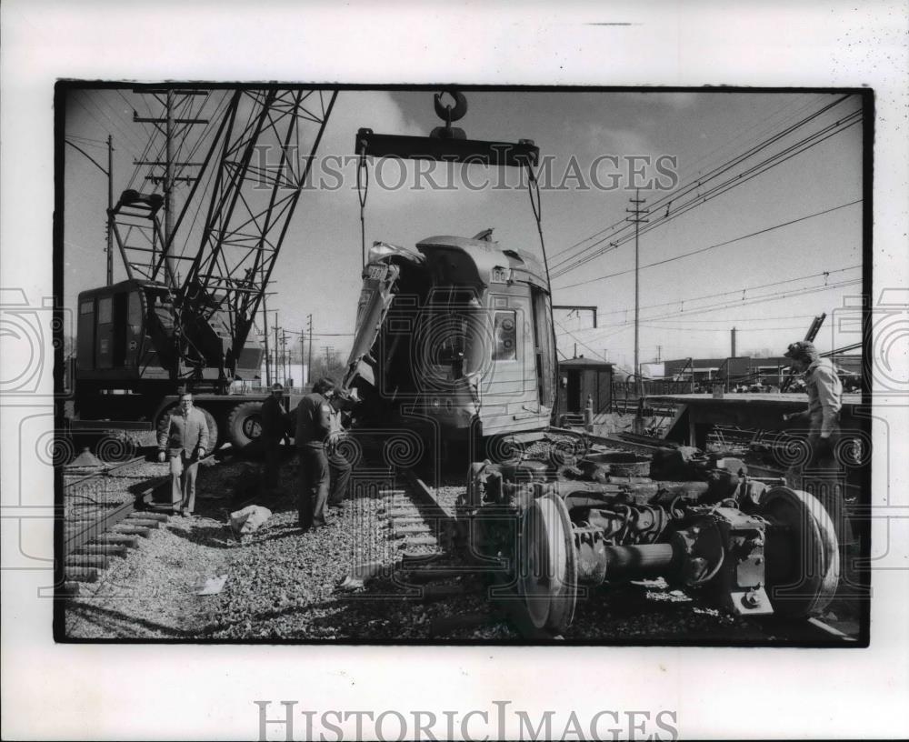 1976 Press Photo Rapid Transit Accident at West Park Station. - cva75369 - Historic Images